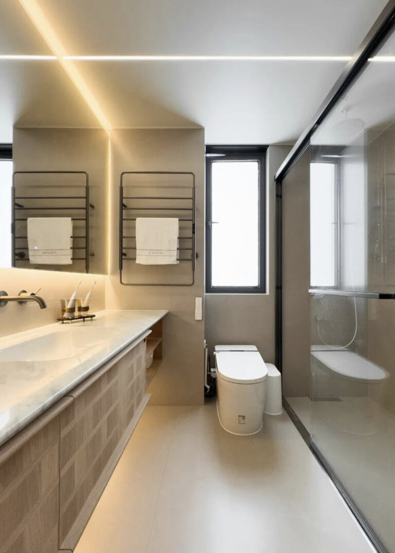 AB328 Large Heated Towel Rack